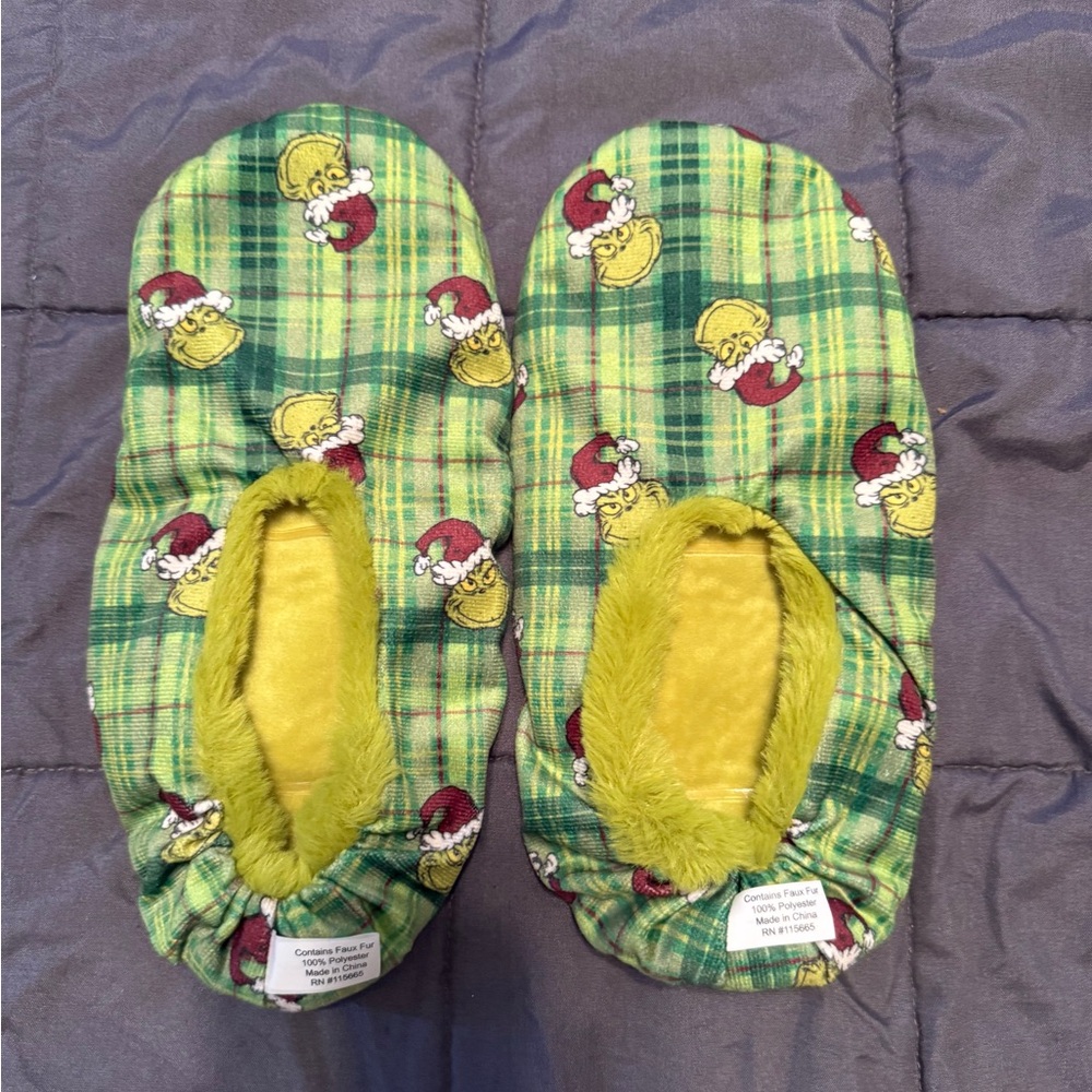 The Grinch Cozy Faux Fur Slippers – Green Plaid Holiday